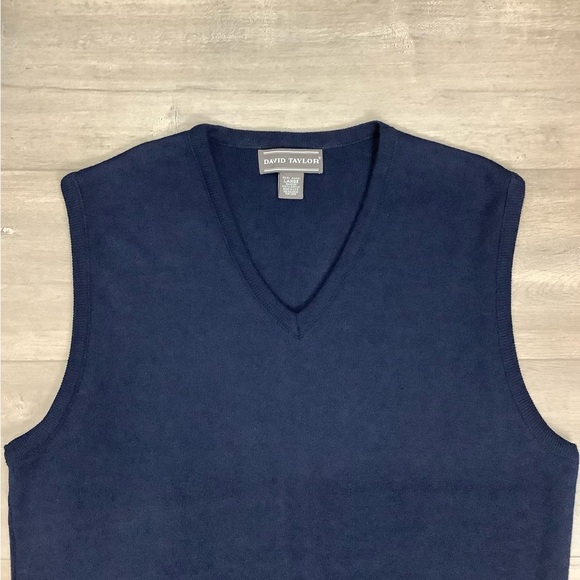 Men’s David Taylor L Large 42 - 44 V-Neck Sweater Vest Navy Blue Pullover NWOT - Picture 4 of 6